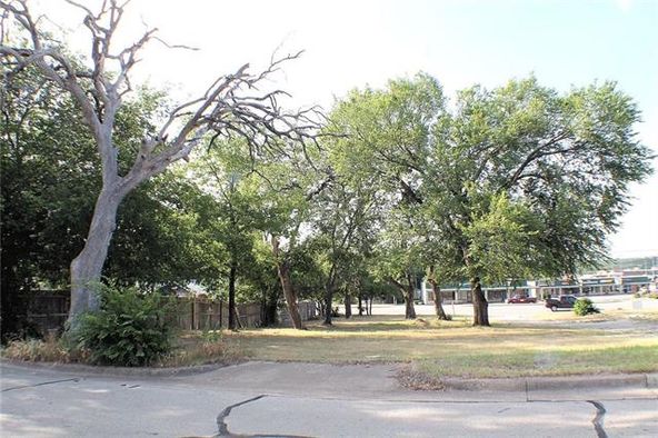 506 SW Big Bend Trl, Glen Rose, TX 76043